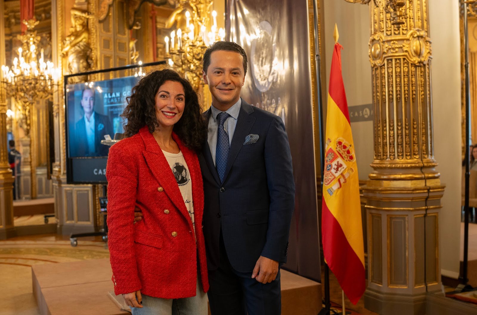 Montse Camacho con el Dr. Alan González